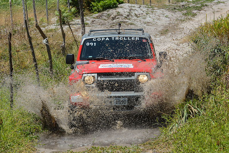 Illustration for article titled Ford Just Posting Pics Of Bronco-Like Off-Roader, Nothing To See Here